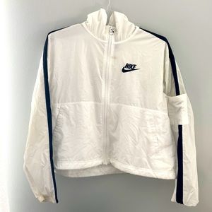 Breathable comfy Nike wind blocker